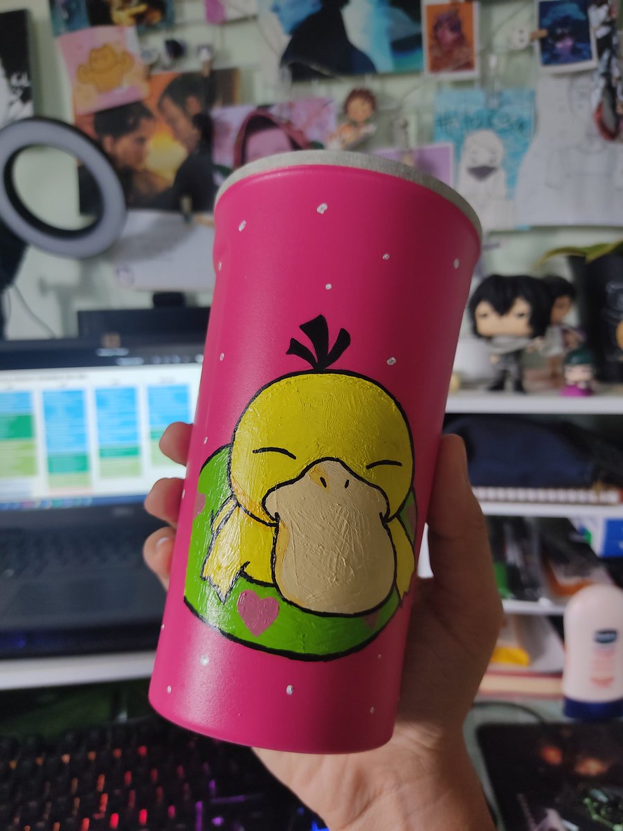 dezaidamalek's tweet photo. badly painted psyduck on my @strangesugarco warming tumbler sebab tangan gatal tengok empty space 😂 https://t.co/eri54io1Os