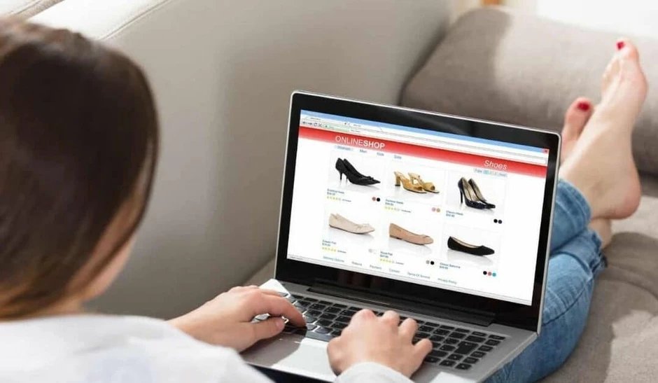 Data_hut's tweet photo. Product data feeds can either drive your eCommerce campaign to success or failure. Read on to know how you can ensure high-quality product data feeds for your e-commerce store. 

 https://t.co/Ap7F7dLiJd https://t.co/64ia6NniLI