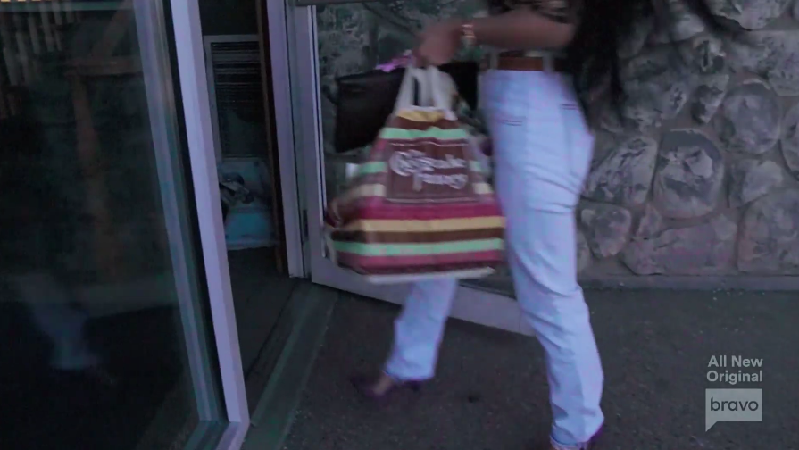 queensofbravo's tweet photo. I'm kind of obsessed that they focused so heavily on The Cheesecake Factory bag #RHOSLC https://t.co/4dnaa9Wv1N