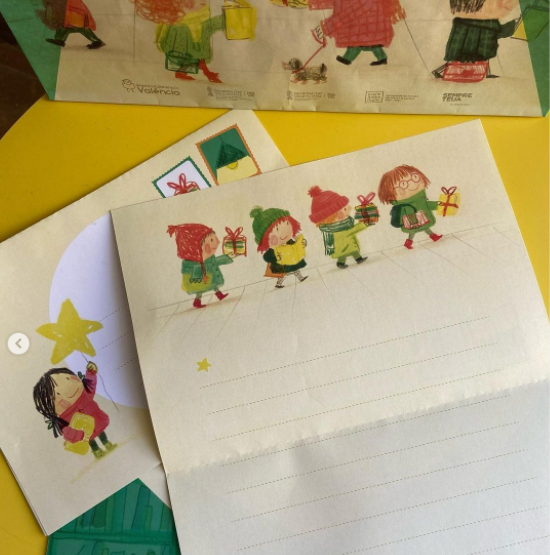 Estem a pocs dies de l'arribada dels Reis Mags 👑 i en la teua llibreria poden trobar els millors regals en forma de llibres 📚

✍ En les llibreries també podeu trobar aquestes cartes tan boniques per a escriure els vostres desitjos

#Nadaldellibres #ReisMags