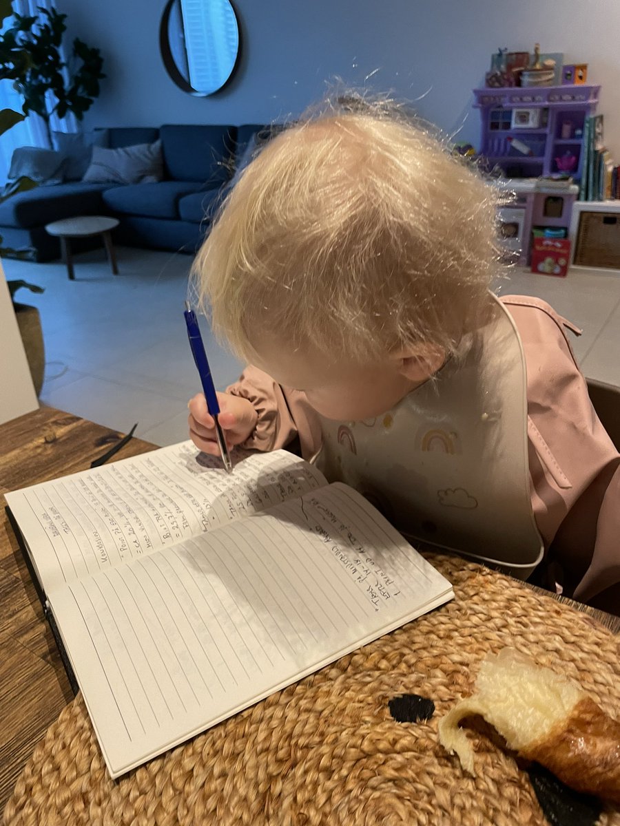 ViktorAxelsen's tweet photo. Vega writing down goals for 2022. 🧐😅💙 https://t.co/43quhTGd6N