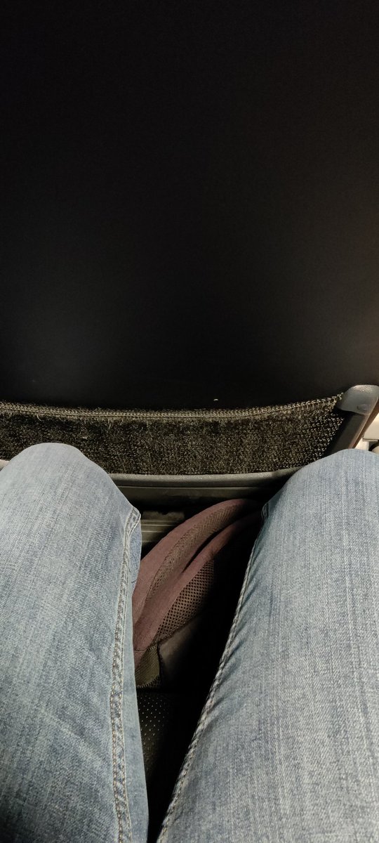 JayJojo's tweet photo. Como siempre, @Alsa_autobuses ofreciendo un servicio excelente. Y, por supuesto, en un trayecto "directo" que incluye una parada adicional antes de llegar al destino. Maravilloso. https://t.co/j0DGKOapIh