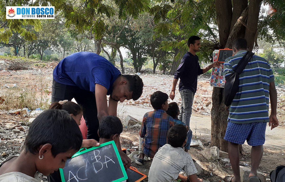 donbosconetwork's tweet image. Bosconet joined hands with (DB4M), Hyderabad, India (Don Bosco for Migrants) and set up 13 Migrant Help Desks in 12 Provinces of India.
bosconet.in/towards-safety…

#HelpMigrants #DonBoscoforMigrants #DonBoscoNetwork #Bosconet