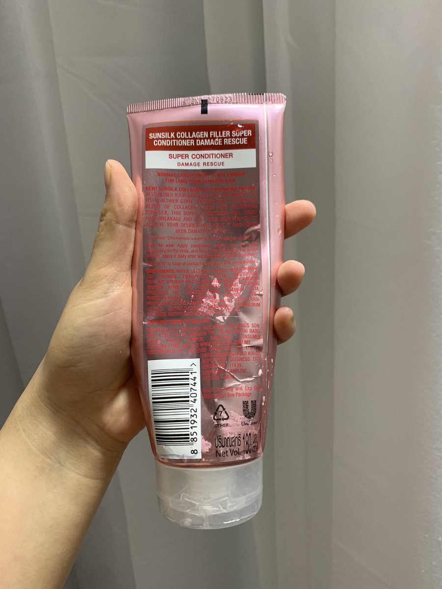 najihahshahrel's tweet photo. I nak recommend one of the best drugstore conditioner I pernah pakai. Rambut auto lembut and wangi. Senang basuh.

Definitely helpful for those yang ada damaged hair sebab dye and bleach. 

Ada collagen ikan for rambut healthier. 

RM9.90 je sekarang. Recommended 👍🏻 https://t.co/FqxOQcBfM9