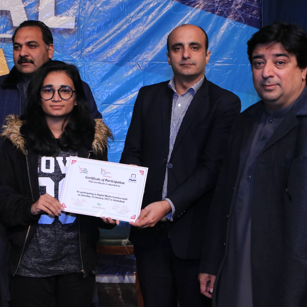 NYTPak's tweet photo. Team of National Youth Talent has been awarded souvenirs and certificates 🇵🇰 https://t.co/kXgyzaQ4Ue