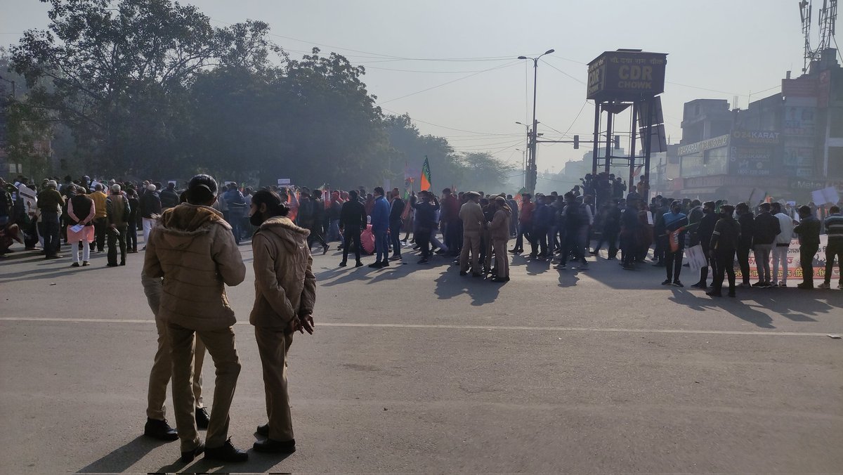 itsdeepukumar's tweet photo. #DelhiPolice  ko normal public ki koe perwa nhi hai ye bs. Is reli ko support kar kare hai https://t.co/eEcK464Fee