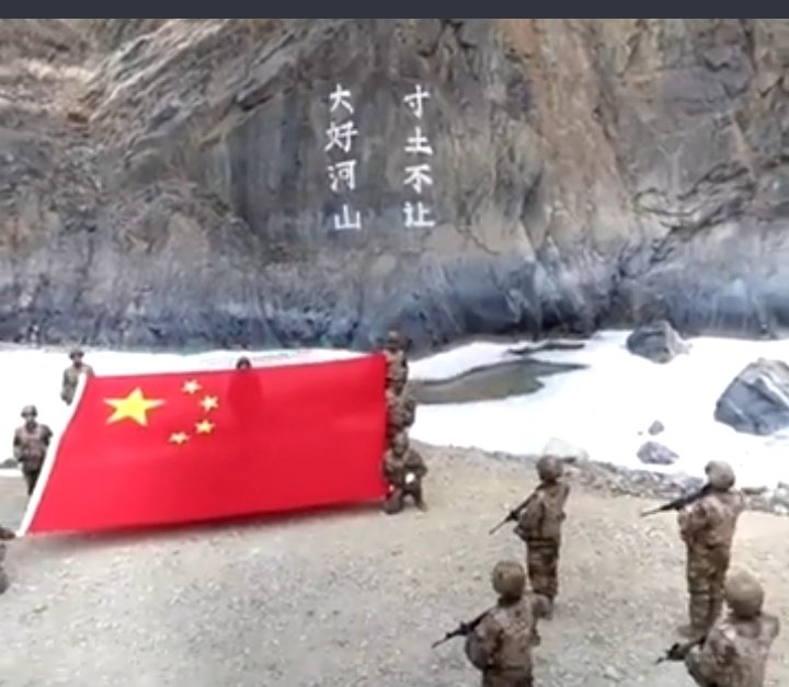 फेकू ने लाल आँख तो नही दिखाया, 
परंतु छोटी आँख वालों ने लाल झंडा ज़रूर फेहरा दिया :) 
#ChineseIncursion