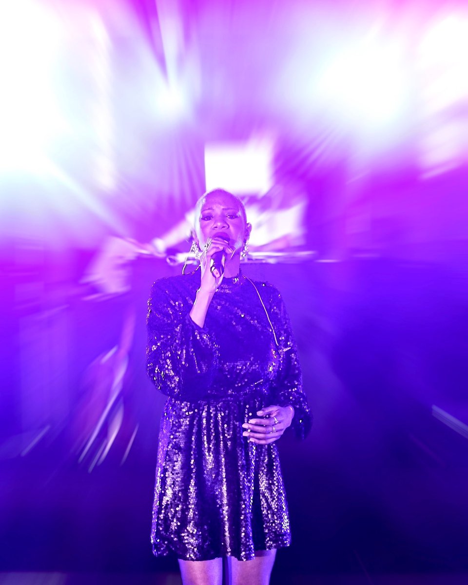 HAPPY NEW YEAR EVERYONE 🤍
💜 2022 💜