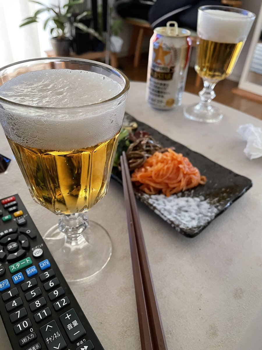 doginbook's tweet photo. 昼間っからビール飲んでます。明日から仕事か。とほほ。 https://t.co/W6xefoYVX0