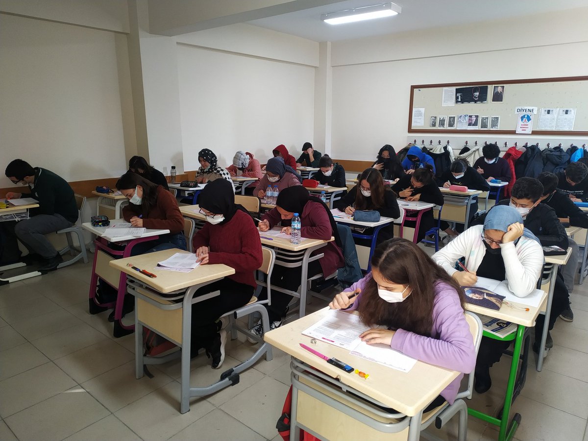 acefen03's tweet photo. Öğrencilerimizin girecekleri YKS'ye daha iyi hazırlık yapabilmeleri için okulumuzda bir hafta TYT bir hafta AYT olmak üzere deneme oturumlarımız gerçekleşmektedir. @ilce_milli @TanerBolat @DervisOzcal https://t.co/mO7Pxs6YlE