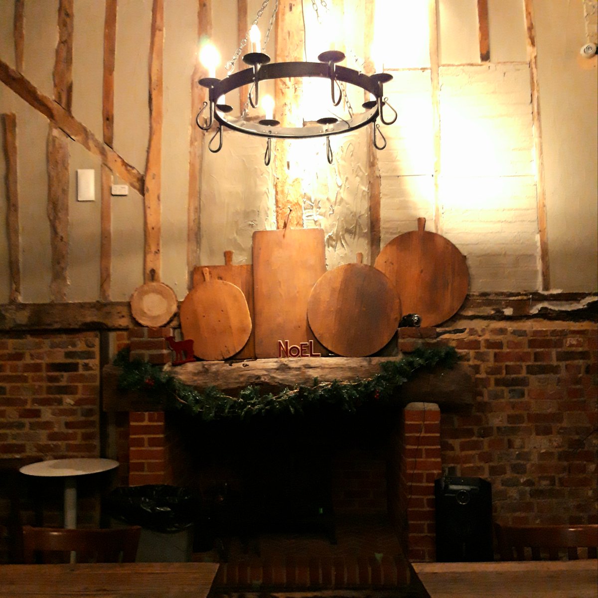 FreyaIngva's tweet photo. Following the previous eve #feast, on New Year's day, in #ChippingOngar at #TheKingsHead, named after #KingJamesII who stayed here during a hunting trip
Thank you to @decorella_uk who knows a thing or two about #goodplaces, whether to go to or how to do them up!
#Ongar #Essex https://t.co/5dLjOAYtnH