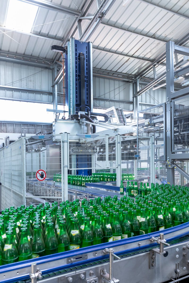 KronesAG's tweet photo. We're starting into the new year with a true multi-talent! 😍 Our #Linapac 2 is not only a real specialist for packing and unpacking, even sorting systems benefit from its high-performance technology. 💪 #GermanBlingBling #Krones #KronesAG https://t.co/iWHuHHrNjs