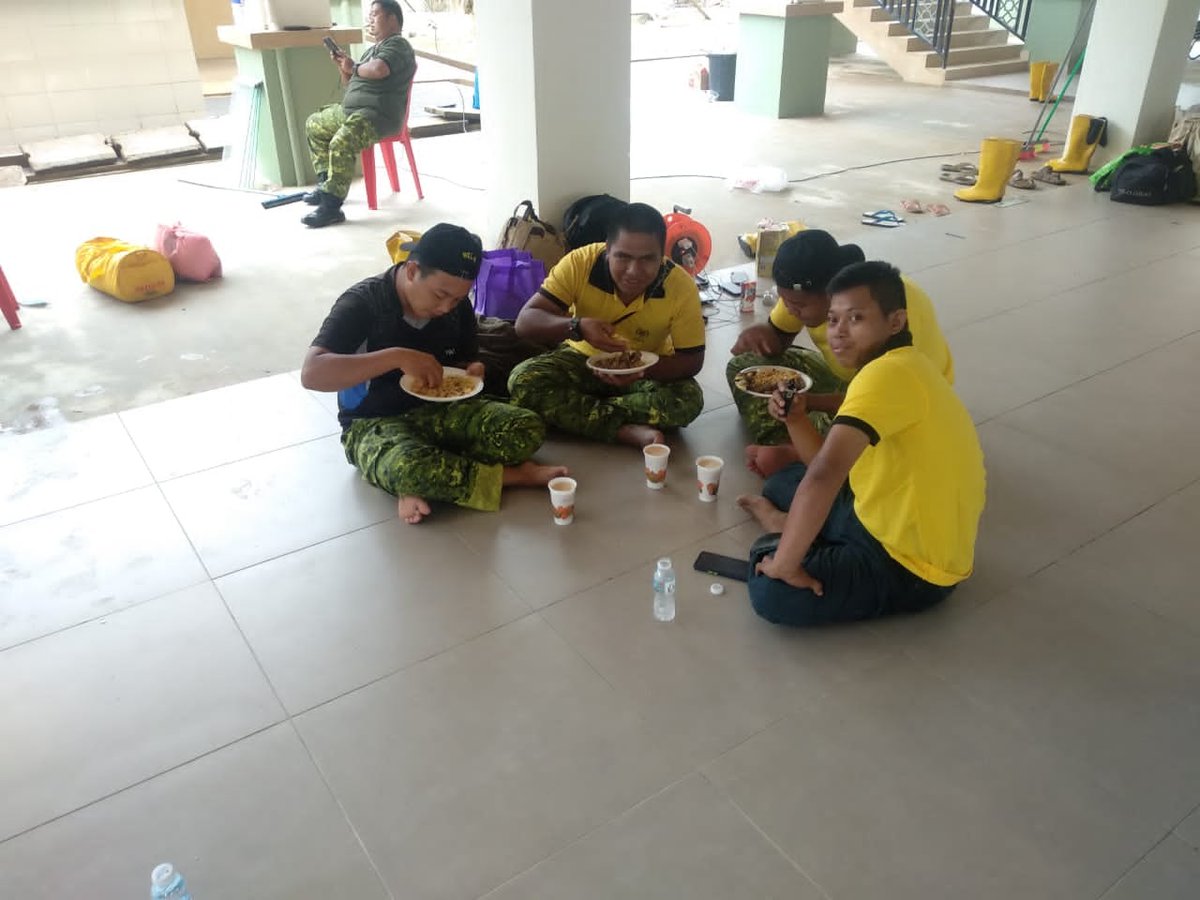 31122021 - Terbaik. Syabas PRN, Tuan Noriemie Ismail, Pegawai2 RELA Pulau Pinang dan 60 anggota kerana datang membantu Mentakab. Bersemangat dan bersungguh-sungguh. #setiaberbakti <a href="/relamalaysia/">relamalaysia</a> <a href="/RelaPenang/">Rela Pulau Pinang</a> <a href="/KDNPUTRAJAYA/">KDN🇲🇾</a>  <a href="/dhzhamzah/">Hamzah</a> <a href="/wandahlan/">Wan Ahmad Dahlan</a> <a href="/yahyakgc/">Yahya Sulaiman</a>