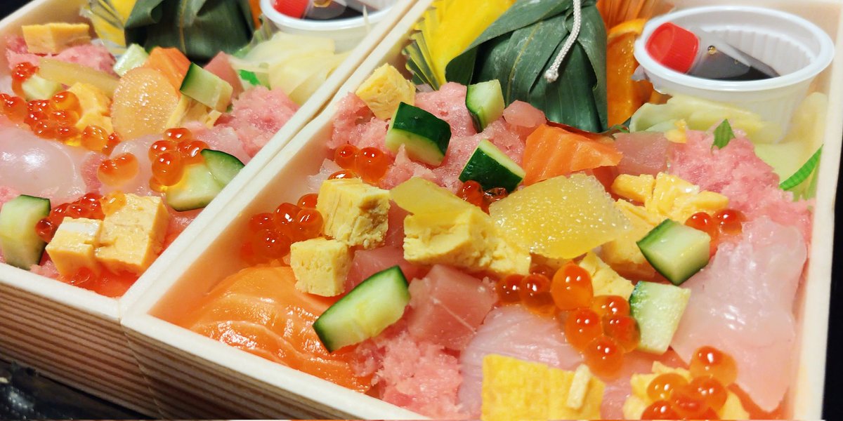 shinkai0999's tweet photo. テイクアウトありがとうございます
新春弁当１月15日迄受付中
1500円～2500円
ご飯の段が撰べます
(ちらし、とりめし、天重)
#深谷テイクアウト
#深谷和食　 #深谷お弁当 https://t.co/1GONXVAtEh