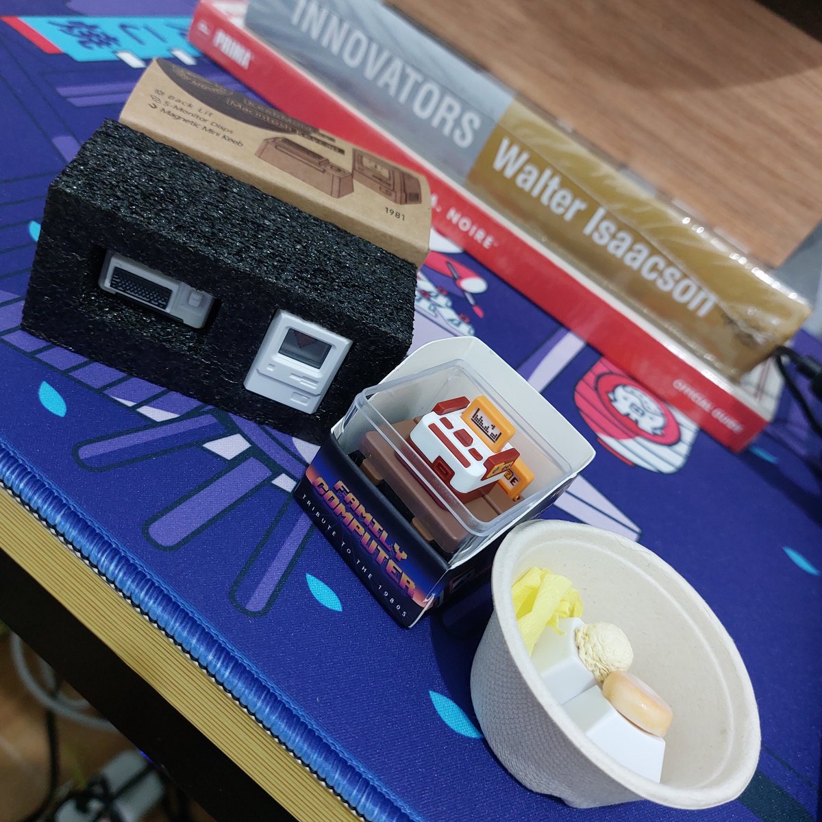 figbricksxfox's tweet photo. Some of the artisan keycaps arrived ๐ธ
Glazed doughnut and ice cream scoop artisan keycaps by #Kleytopia
MAC modular and FC Family Computer artidan keycaps by #KeebMonkey https://t.co/jK7zxNKWKv