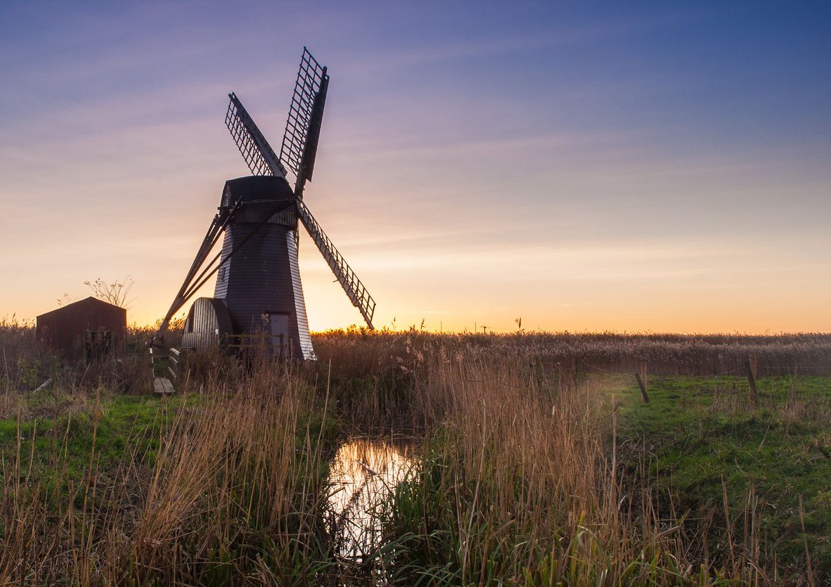 thesuffolkcoast's tweet image. A fresh start! The dawn of a new week, in a new year... #suffolk #suffolkcoast