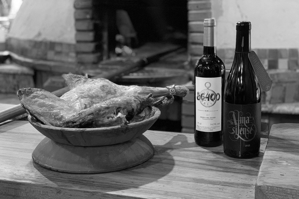 Exquisito cuarto de #lechazoasado y dos botellas de nuestros mejores vinos. ¡No lo dejes para el último momento y consigue ya este pack ya en la web!😋

➕ gourmetsebastian.com

#vinosespañoles #lechazodeburgos #lechazoalhorno  #lechazodecastillayleon