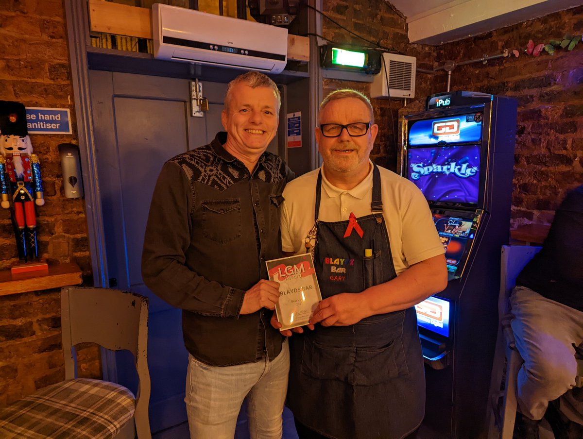 Blayds Bar were delighted to win the LGM Recognition Award for Best Venue 2021. Gary kindly accepted on behalf of all the Blayds Team. Well done guys x #leedsgaymen #blayds #leedslgbt #lgbtsocial #queerleeds #lgbtsocial #gayleeds #socialnotsexual