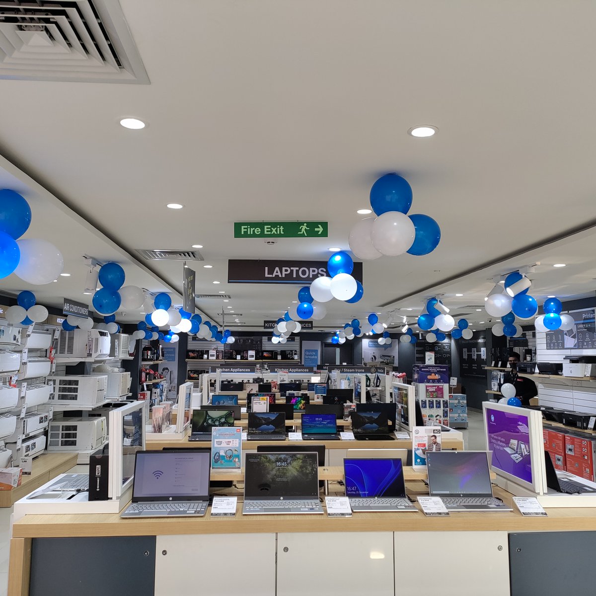 RelianceDigital's tweet photo. Aligarh's newest electronics destination is now open at Ramghat Road, near St. Fidelis School. Shop at Reliance Digital &amp; enjoy the best prices on the widest range of electronics. You can also order on https://t.co/rHRgMyGAsE. T&amp;C Apply. #MyKindOfTech https://t.co/QaGcA5hBBf