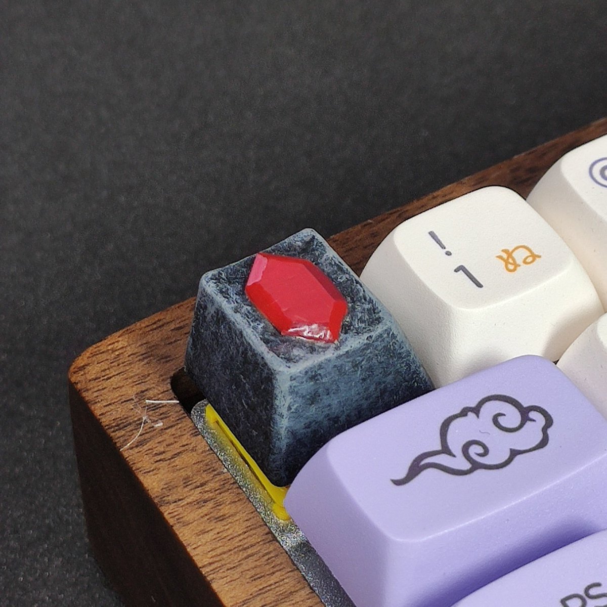 KeymarsArt's tweet photo. Se vienen los Reyes así que quizas unas cuantas de estas gemas irán bien para comprar regalitos 😳
Echarle un vistazo en https://t.co/vVwbO7VXpu
#keymarsart #keycaps #artisankeycaps #3dkeycaps #3dprinting #mechanicalkeyboard https://t.co/t0aVVdXoGt