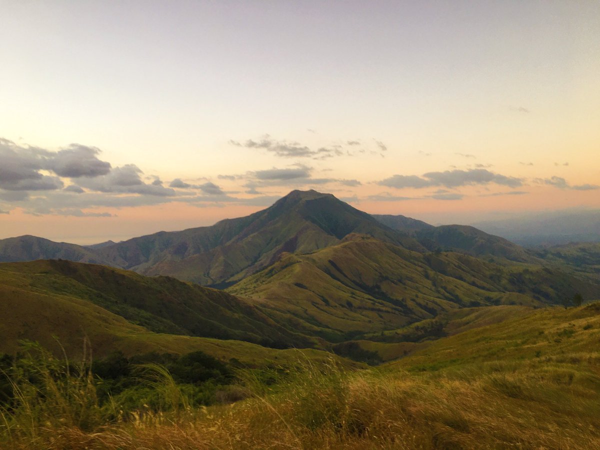 JeyBinMohd's tweet photo. Year-end hike: Cawag Hexa✨

📍Mt. Dayungan
📍Mt. Balingkilat
📍Mt. Bira-Bira (overlooking Nagsasa Cove)
📍Mt. Cinco Picos https://t.co/EL1WA12CDy