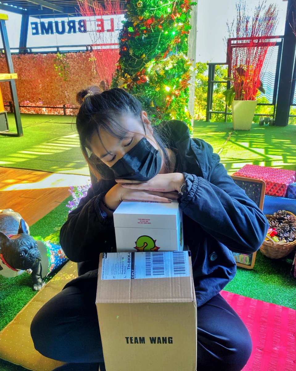 Yinyin90s's tweet photo. มันคือพรหมลิขิต มันคือของขวัญที่ดีที่สุดของปี2022นี้ 🎁🎊🎈🎉  The best gift for me in 2022 #iloveyou3000 P'#Jackson #JacksonWang #GOT7 #TEAMWANGDESIGN #TEAMWANG #TEAMWANGChristmas @JacksonWang852 @teamwangdesign_ https://t.co/Dkbnak5Jd7