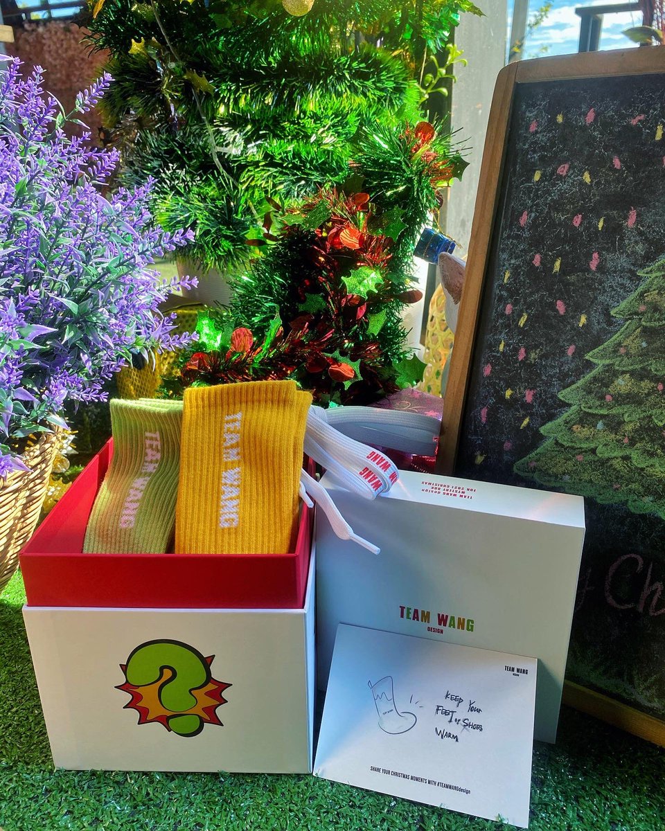 Yinyin90s's tweet photo. มันคือพรหมลิขิต มันคือของขวัญที่ดีที่สุดของปี2022นี้ 🎁🎊🎈🎉  The best gift for me in 2022 #iloveyou3000 P'#Jackson #JacksonWang #GOT7 #TEAMWANGDESIGN #TEAMWANG #TEAMWANGChristmas @JacksonWang852 @teamwangdesign_ https://t.co/Dkbnak5Jd7