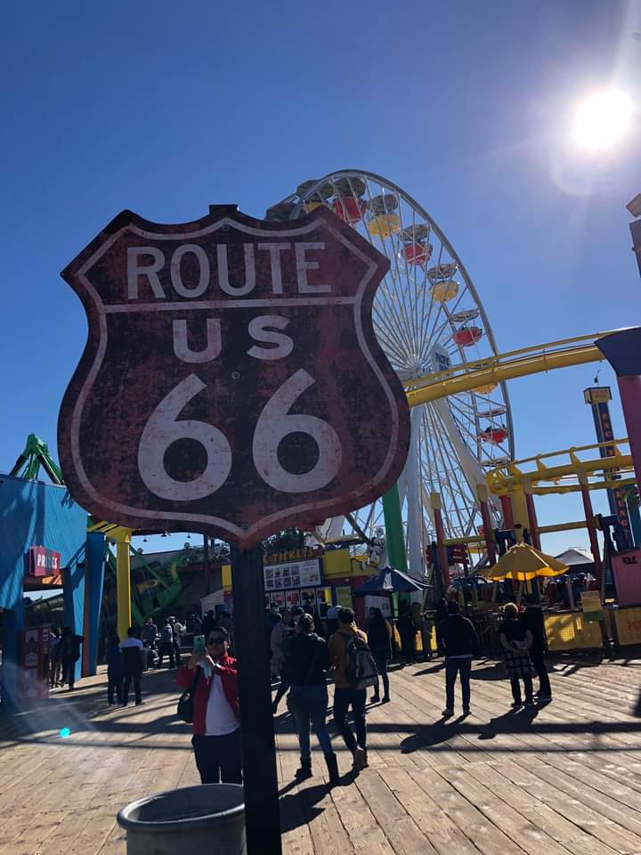 AVA_UX's tweet photo. [J-4 avant le @CES de Las Vegas] Je fais le plein de soleil ☀️ à #SantaMonica et #VeniceBeach 🌊 avant de prendre la route direction Las Vegas ! 🚗 https://t.co/vpEmApgTvg