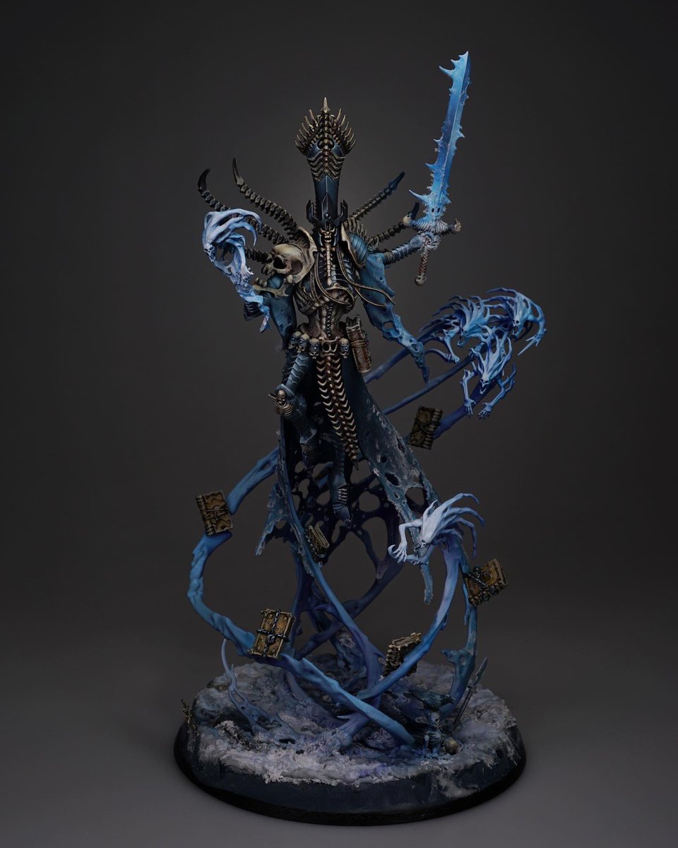 Finished Nagash, Supreme Lord of the Undead ❄️ It was a real pleasure to work on this miniature! ✨

@Ak_Interactive @WarComTeam @vallejocolors @greenstuffworld #warhammercommunity #ageofsigmar #nagash #soulblightgravelords #Warhammer #paintingminiatures #PaintingWarhammer