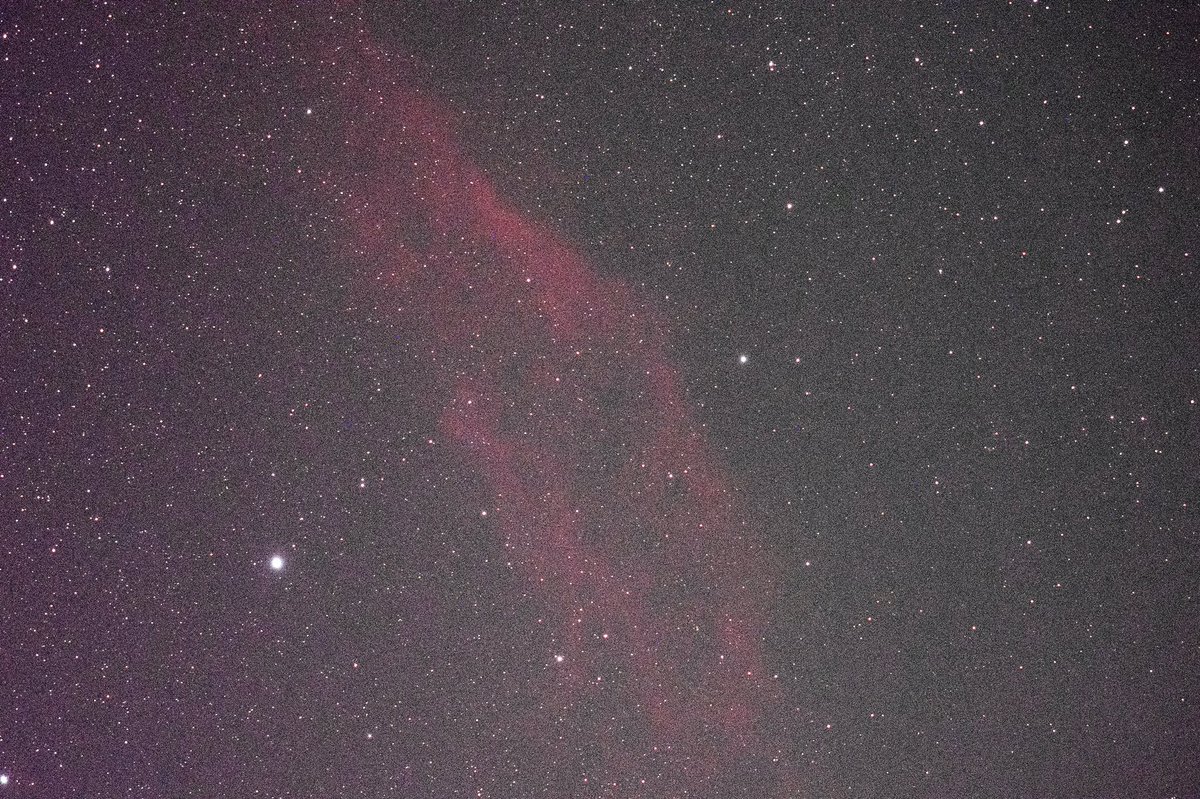 DAIKON_Nerima's tweet photo. 昨晩は撮り初めでした。
新年一発目は定番のオリオン大星雲です。
2枚目は初めて狙いましたハート星雲。
3枚目はこちらもお初のカリフォルニア星雲です。が、ここで雲に見舞われてしまい撤収。1枚しか撮れなかったものを現像しました。
首都圏でも意外と写せるので楽しいです。
#svbony 
#sv503
#cem26 https://t.co/yMBOJGIQEC