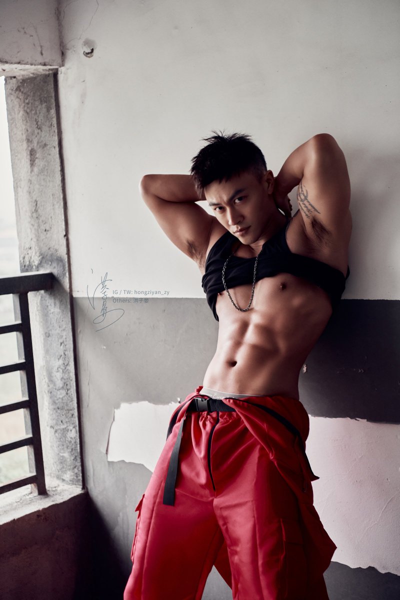 hongziyan_zy's tweet photo. RED 2022 https://t.co/1iaPKOoxSp