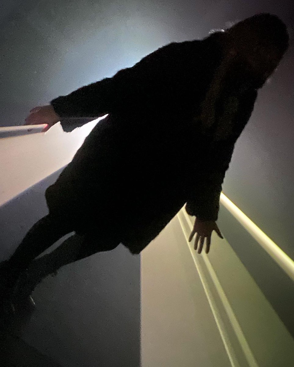 Arantxa_Nieto's tweet photo. Jamás imaginé poder tocar la luz ✨
La magia de Anthony McCall en Mieres ❤️
@MieresCultura 
#AnthonyMcCall 
#PozuSantaBárbara https://t.co/pqUW6KfxW0