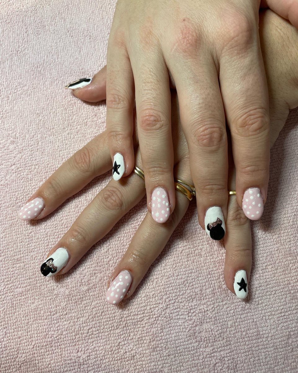 z_shells's tweet photo. New Year Mickey Mouse Nails
#mickeymousenails #minniemousenails #disneynails #pinknails #glitternails #sparklynails #newyearnails #newyearnailsdesign #mickeymousenailart #mickeymousenailsdesign #minniemousenailart #minniemousenailart #gelnails #gelnailsdesign #nailart #nailartist https://t.co/aHgHmijoFu