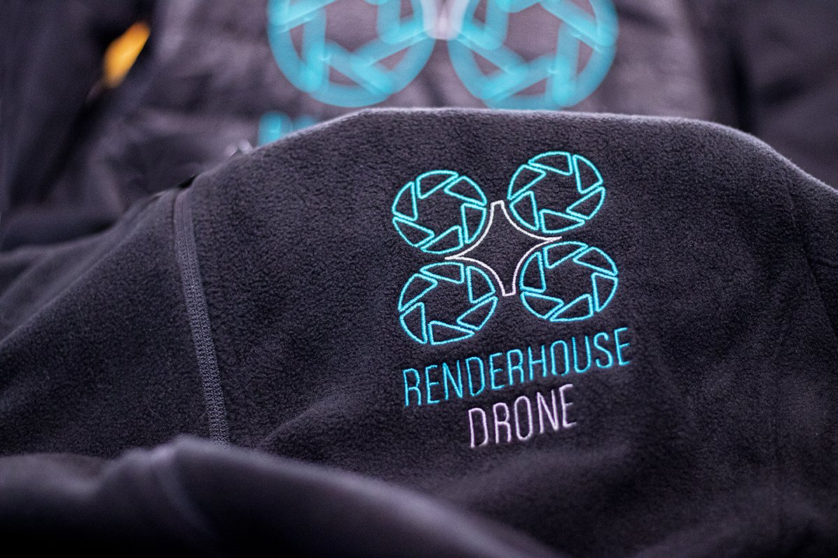 Topstickerei's tweet photo. Bestickte Jacken für Dronenflüge bei Kälte und Nässe sehen mit dem Logo von Renderhouse richtig schick aus.
#Stickerei  #siegenwittgenstein #siegen #besticken #textildruck https://t.co/boJd7OoNbS