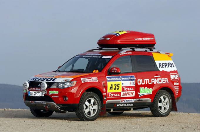 1low_so's tweet photo. Dakarを目指してた頃が恋しい…🐫
#MITSUBISHIOUTLANDER
#SupportCar
#ParisDakar https://t.co/xfvNHdC8wF