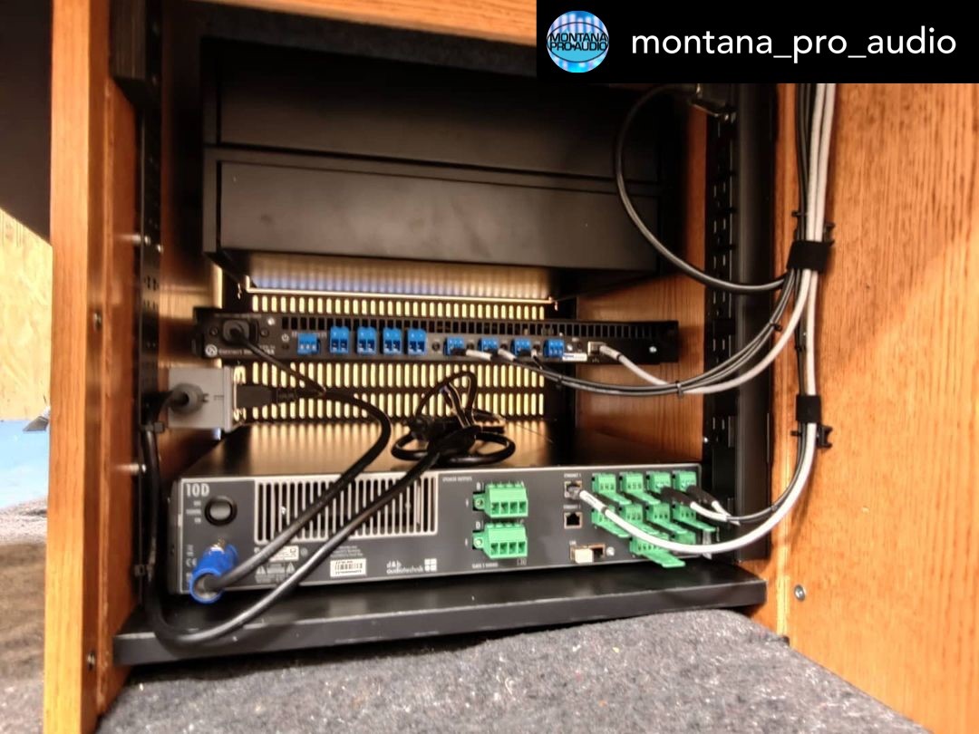 LeaProfessional's tweet image. 🤩 Montana Pro Audio is giving us desk envy. #DeskPower
▪▪▪▪▪
📸 • @montana_pro_audio: Prep work on this beautiful custom AV desk from @hsarolltops is complete! This desk will head to it's future home next week!
▪▪▪▪▪
More sharks in the wild 👉 bit.ly/3lfuIES