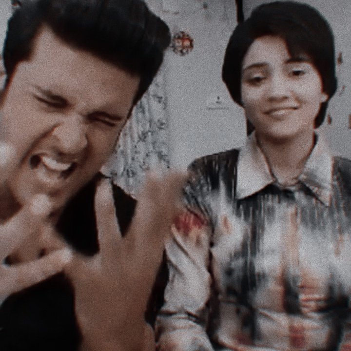 xemberedcoalx's tweet photo. —what are those phaces!? at this point i don't even care camera on karke dono ko bina script saamne bitha do kar lenge clownery, they don't act meet², they ARE meet²!😭
#MeetBadlegiDuniyaKiReet • #AshiSingh • #ShagunPandey • #MeetAurMeet • #AshGun https://t.co/NeAsRFRBzN