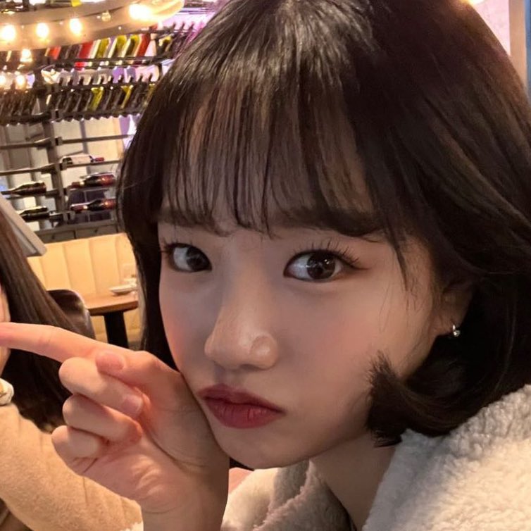 저화질의 조유리 tweet media