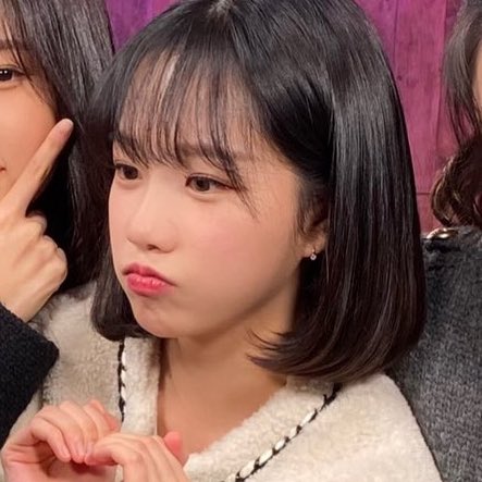 저화질의 조유리 tweet media