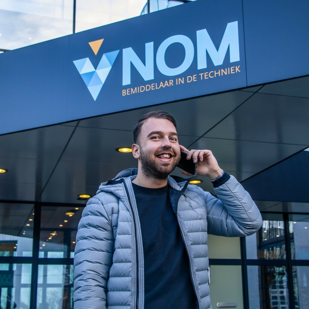 VNOM_nl's tweet photo. De beste wensen vanuit VNOM! Onze deuren zijn weer open en we staan voor je klaar om 2022 goed van start te gaan! 🙌 https://t.co/elEKHcdukS https://t.co/L4oopLW26C