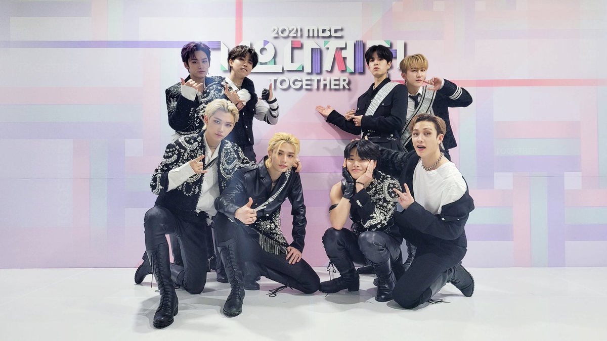 hyiujin's tweet photo. Stray Kids put on such an unforgettable experience, their diverse concepts were warmly embraced, and they nailed it. The end of the year is coming, indicating that the old book will soon be closed. Let's create beautiful memories together that will be fondly remembered Stays! https://t.co/ek9XGDtipw