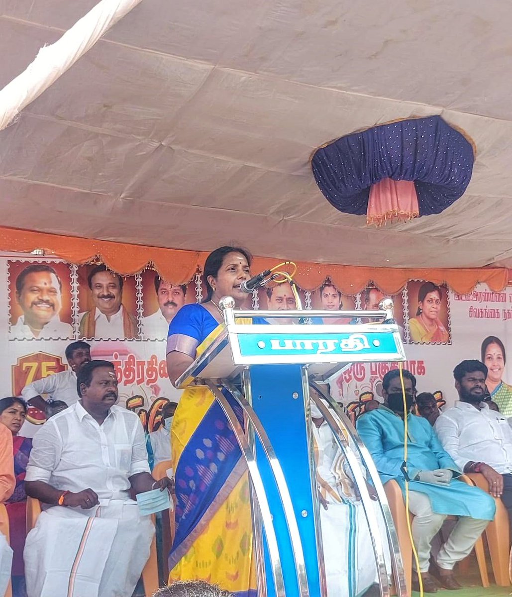 BJPMahilaMorcha's tweet photo. So many women freedom fighters took the lead of independence struggle even before the 1857 sepoy mutiny. 
#Rani_VeluNachiyar was one of them. It's only due to our PM @narendramodi ji's Aazadi ki Amrit Mahotsav initiative such women are getting recognised.
@VanathiBJP @blsanthosh https://t.co/OohnzfzqC1
