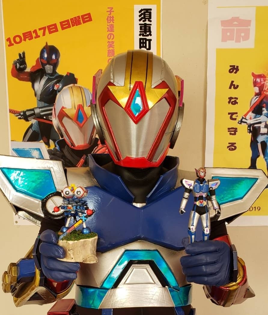 VATTENGER's tweet photo. 今日はお昼から宇美八幡宮さんへ
沢山の参拝者でにぎわっていました。宇美八幡宮さんの近くにはキッチンカーもでてました。
旨くてボリュームある55dogさん
のホットドック!
今年ばってんジャー3人となり
今年は忙しくなりそうです。😀
#宇美八幡宮
#55dog
#ばってんジャー https://t.co/Otz0i2o6dd