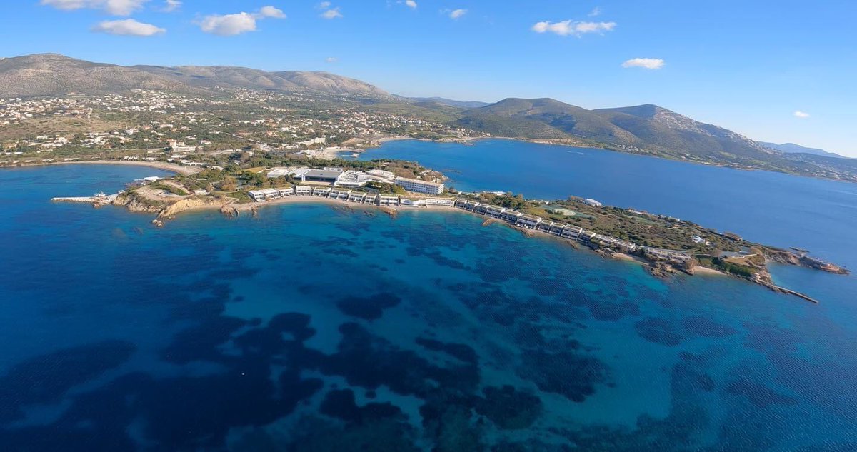 aopahellas's tweet photo. Η πρώτη πτήση του 2022 με υπέροχο καιρό στα 1.000 πόδια πάνω από το Λαγονήσι Grand Resort! 

First flight of 2022 with magnificent weather! 1.000ft over Lagonisi Grand Resort! 

#aopahellas #aopagr #generalaviation #lagonisi https://t.co/EWAk9HlnPK