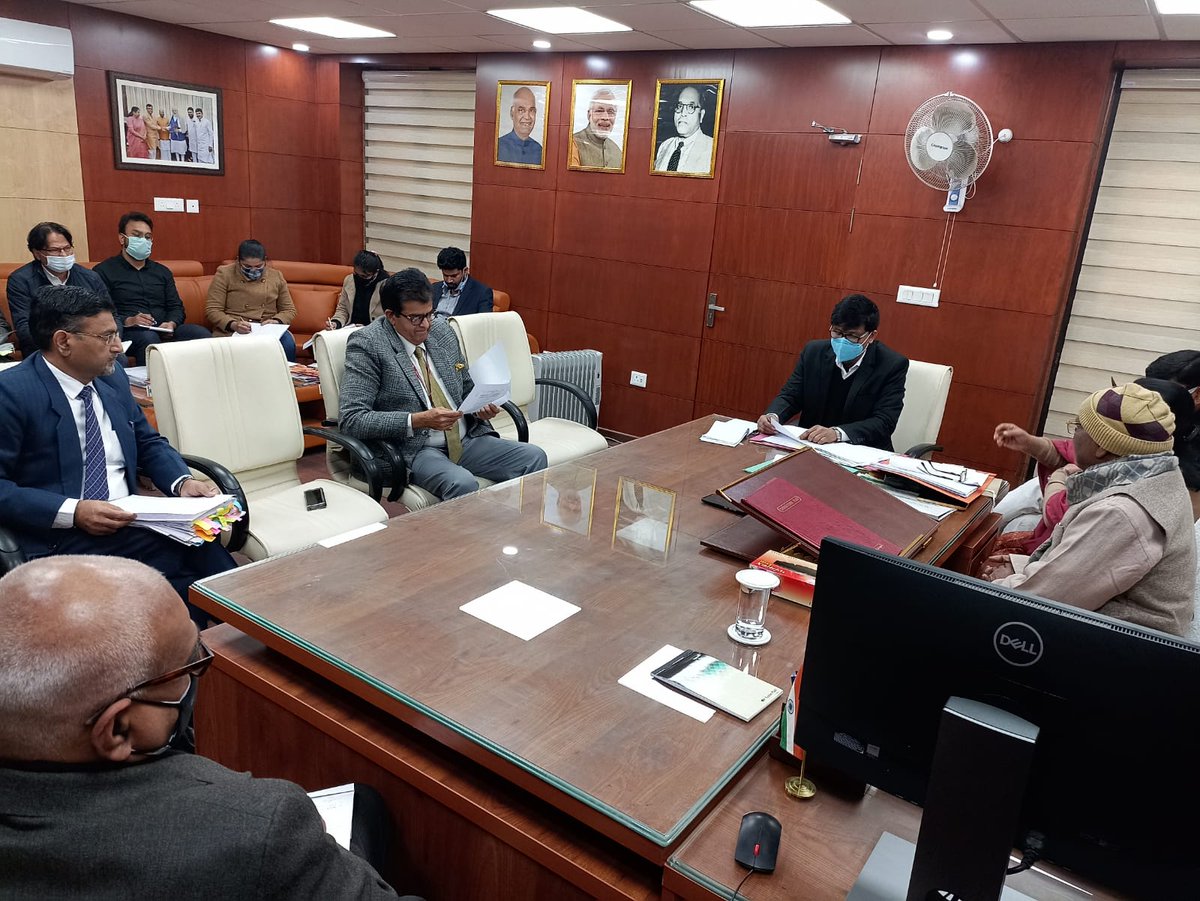 NCBC_INDIA's tweet photo. दिनांक 03-01-2022 को राष्ट्रीय पिछड़ा वर्ग आयोग, भारत सरकार, नई दिल्ली ने क्रीमी लेयर के रूप में पिछड़े वर्गों के व्यक्तियों को बाहर करने के लिए मानदंड के संबंध में मिली शिकायत को लेकर सुनवाई की। जिसमें हरियाणा के मुख्य सचिव उपस्थित थे। #NCBC #HARYANA https://t.co/je5T4kHFqz