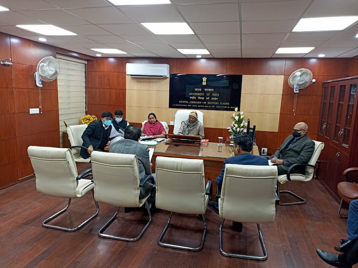 NCBC_INDIA's tweet photo. दिनांक 03-01-2022 को राष्ट्रीय पिछड़ा वर्ग आयोग, भारत सरकार, नई दिल्ली ने क्रीमी लेयर के रूप में पिछड़े वर्गों के व्यक्तियों को बाहर करने के लिए मानदंड के संबंध में मिली शिकायत को लेकर सुनवाई की। जिसमें हरियाणा के मुख्य सचिव उपस्थित थे। #NCBC #HARYANA https://t.co/je5T4kHFqz
