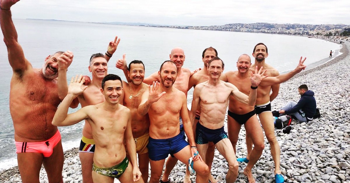 GAISNICE's tweet photo. Ce mercredi 1er janvier, nos membres les plus courageux sont allés se baigner sur le Baie des Anges à Nice pour Le traditionnel bain du nouvel an. Un grand bravo à nos courageux baigneurs ! 👏🏿 https://t.co/eW9cWEeUkZ