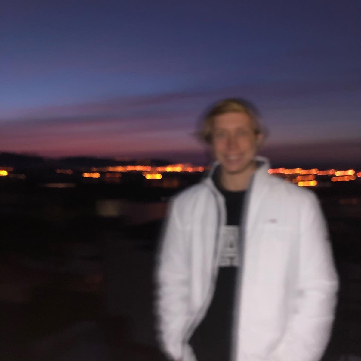 maxbkvs's tweet photo. I see you wanna vibe with me https://t.co/XaR17C8VSw