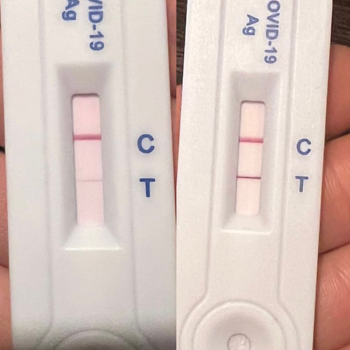 FarmaciaG2's tweet photo. Para los q lo tienen q cuestionar todo! Segundo test realizado a nuestra compañera 12 horas después de dar un tenue positivo! No os dejéis confundir por favor! Otra cosa es una raya tenue después de llevar 7 días enfermo. Este test es de una recién contagiada #omricon #clinitest https://t.co/e8xCOPUsHe