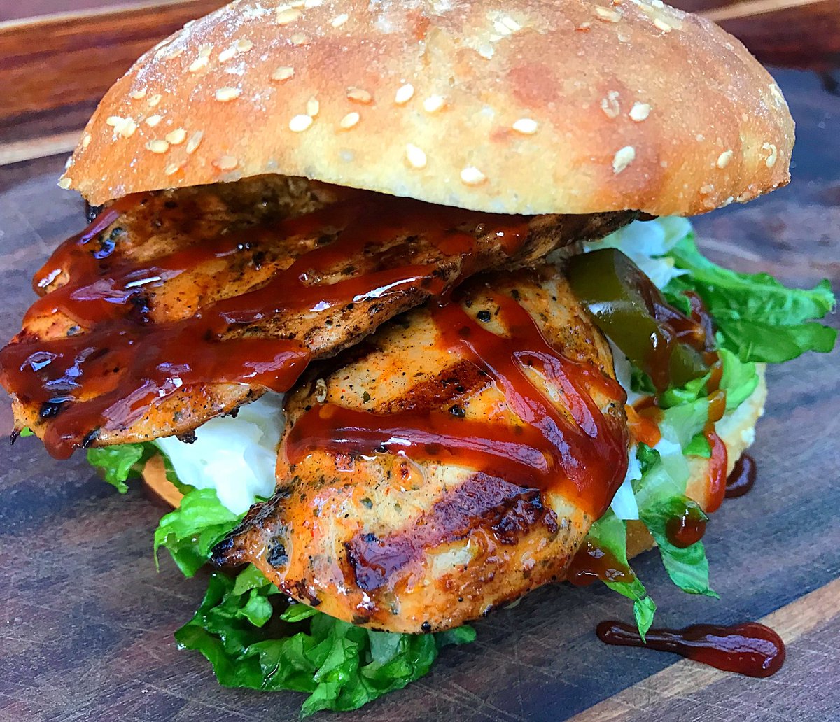 ComeGrillWithMe's tweet photo. My Spicy Grilled Chicken and Jalapeño Burger. Who wants a bite? Yay or Nay? https://t.co/PJ6PAND1zy